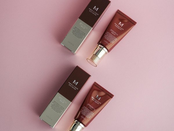 Quels conseils pour porter des bottines à talons avec des robes longues?